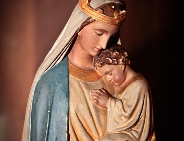 Chi è la Vergine Maria per noi